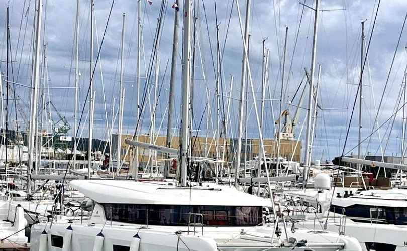 Lagoon 42