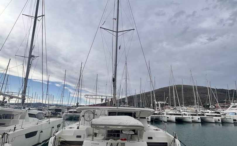 Lagoon 42