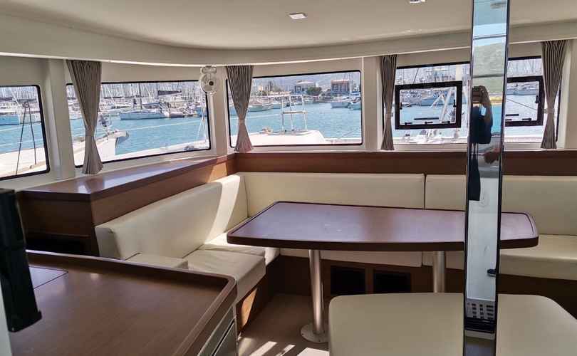 Lagoon 42