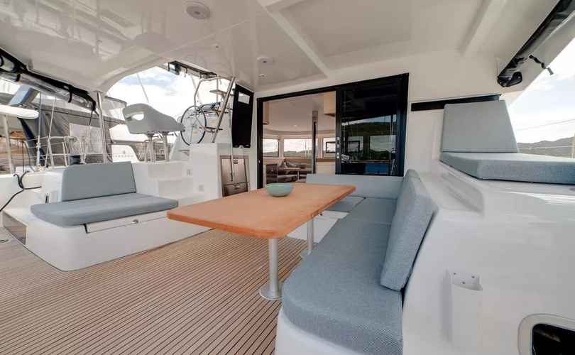 Lagoon 42