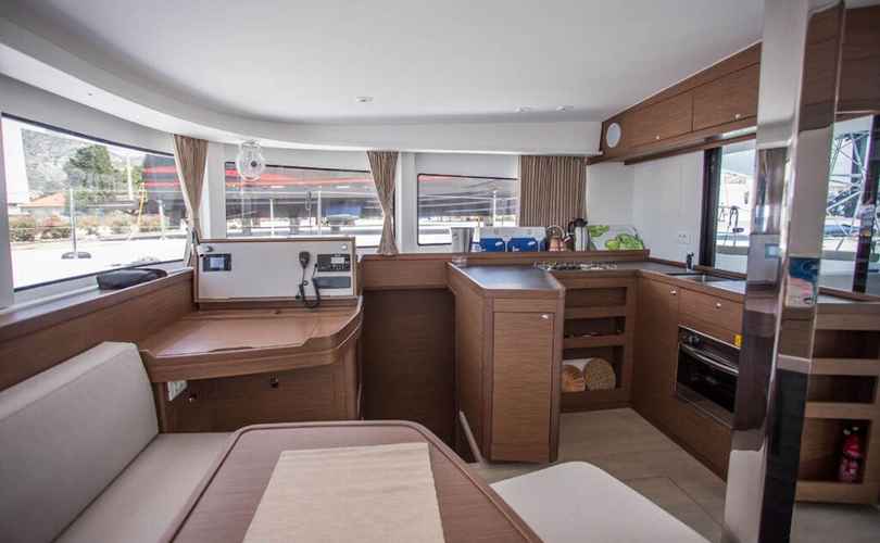 Lagoon 42