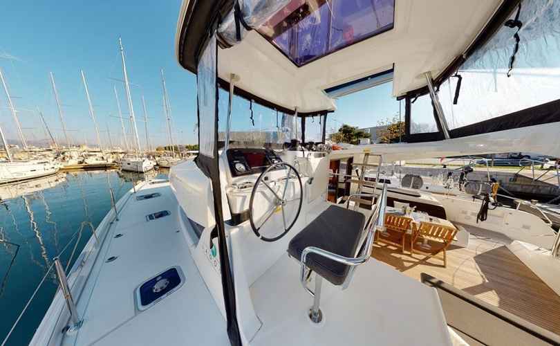 Lagoon 42