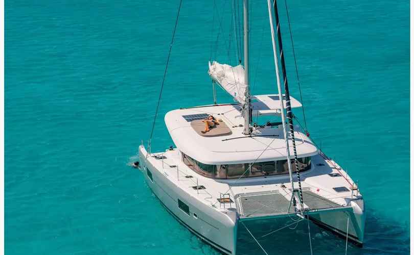 Lagoon 42