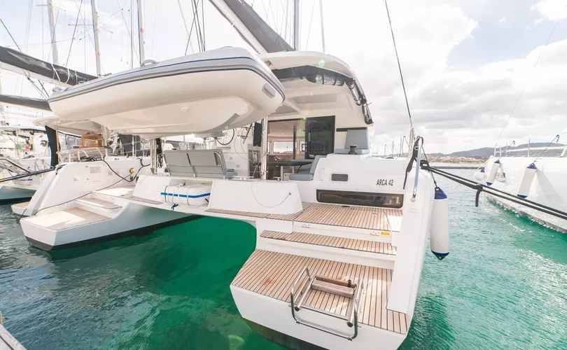 Lagoon 42