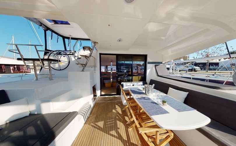 Lagoon 42