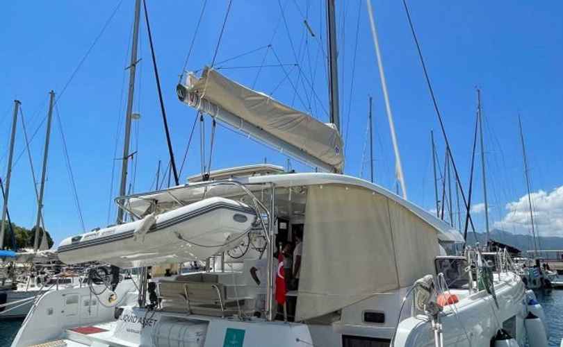 Lagoon 42