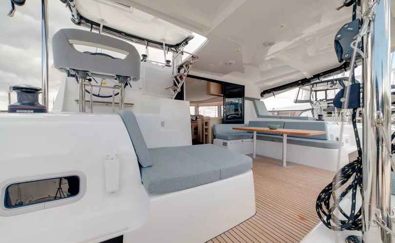 Lagoon 42