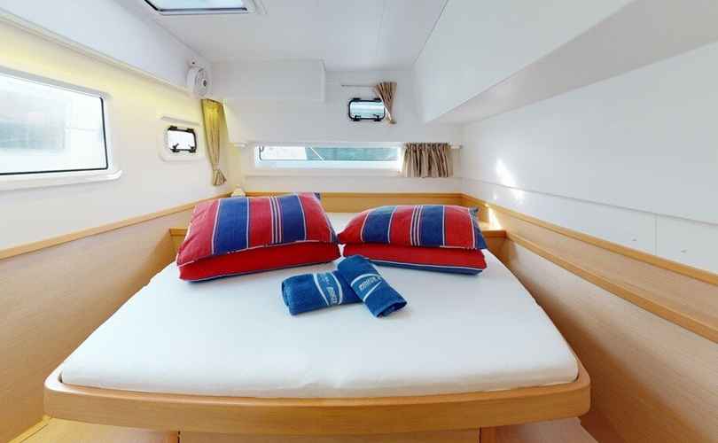 Lagoon 42