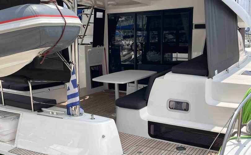 Lagoon 42