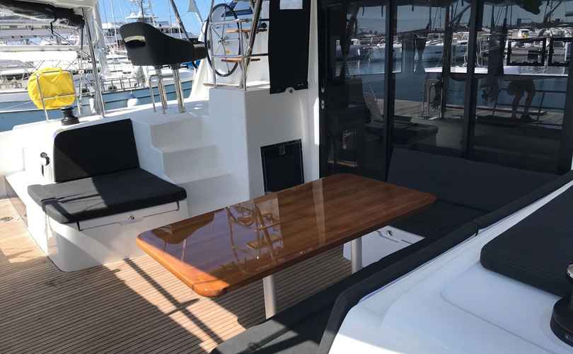 Lagoon 42