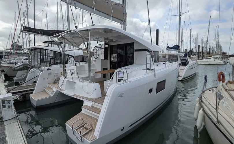 Lagoon 42