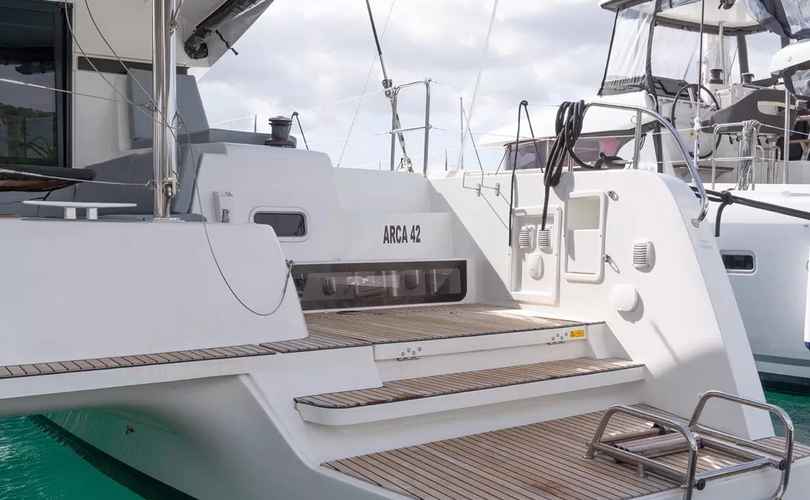 Lagoon 42