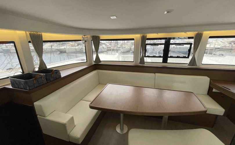 Lagoon 42