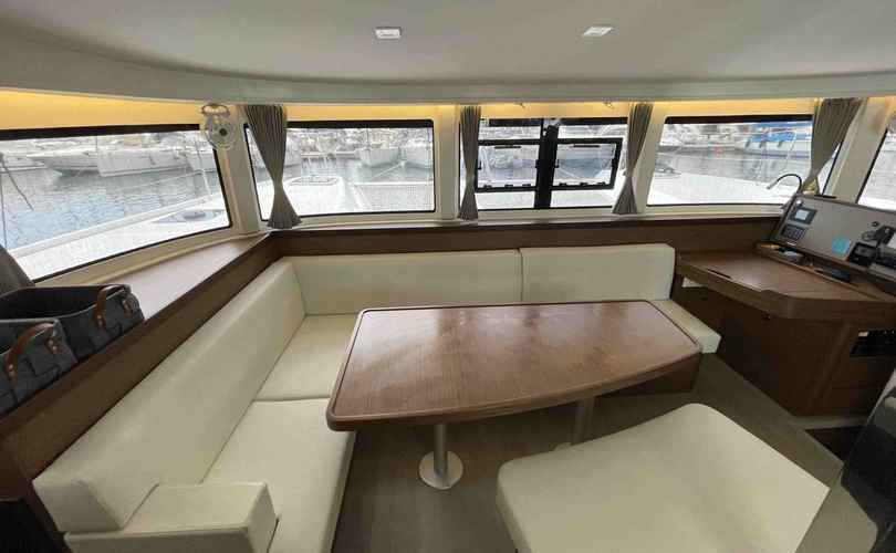 Lagoon 42