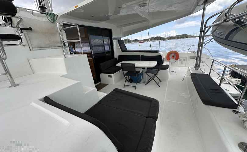 Lagoon 42