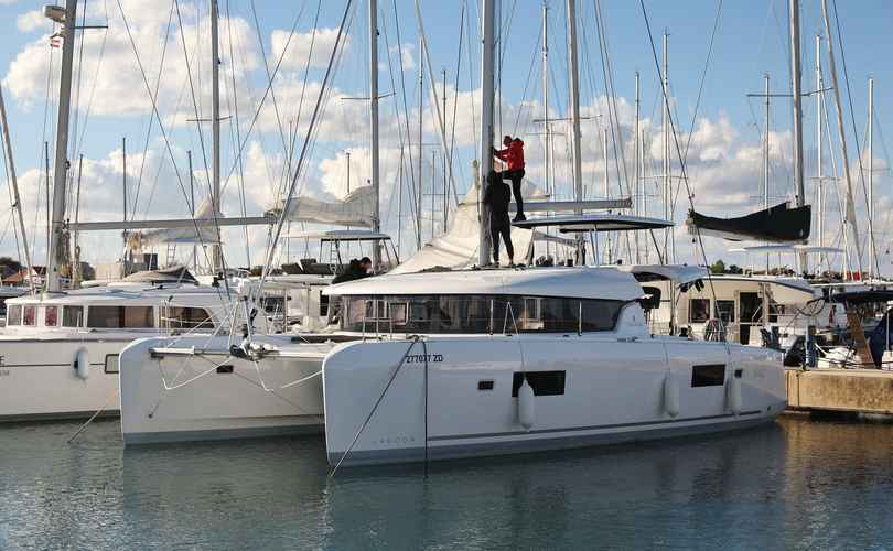 Lagoon 42