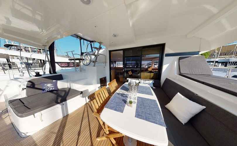 Lagoon 42