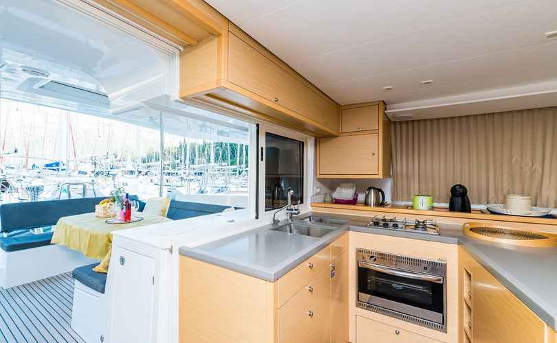 Photo Lagoon 450 F (2019)