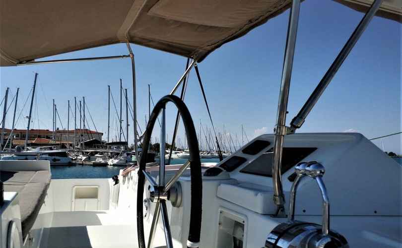 Photo Lagoon 450 F (2015)