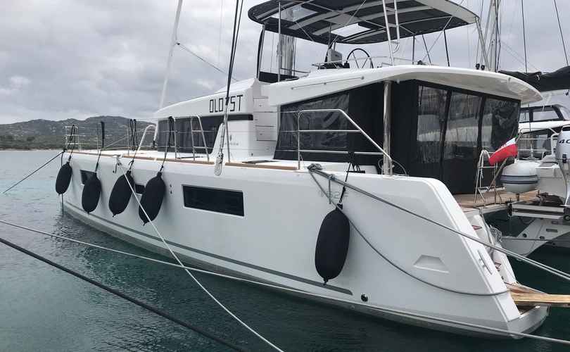 Lagoon 52