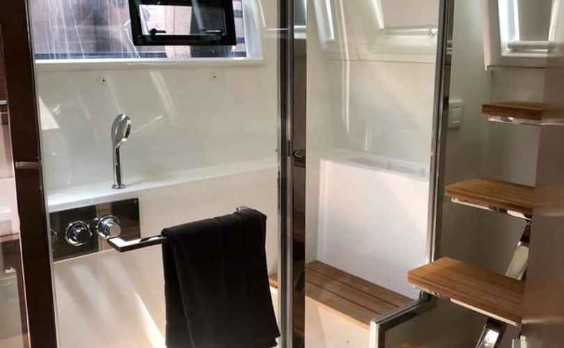 Photo Lagoon 620 (2020)