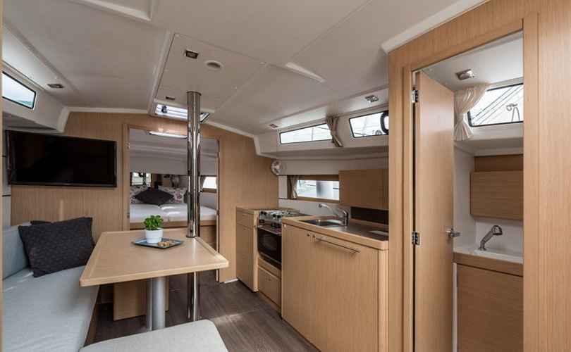 Oceanis 38.1