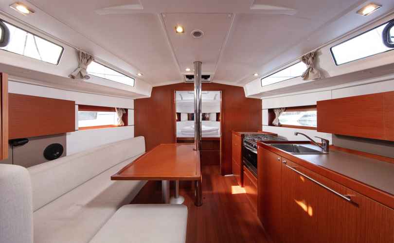 Oceanis 38.1