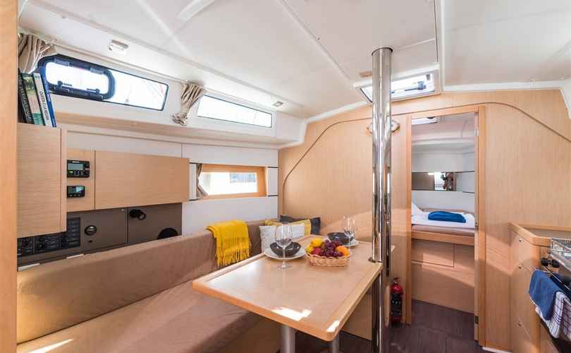 Oceanis 38.1