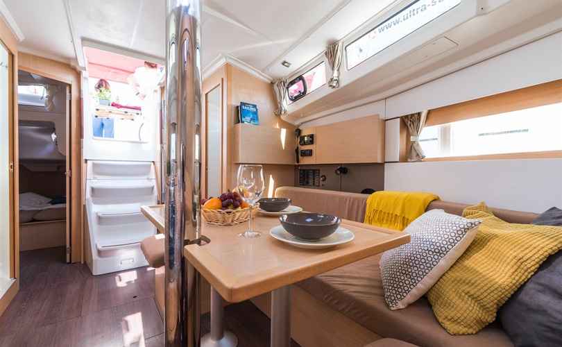 Oceanis 38.1