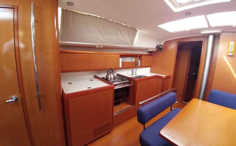 Oceanis 43