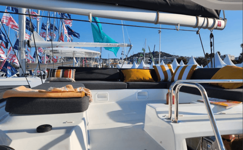 Lagoon 43