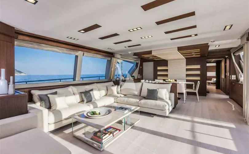 Ferretti Custom Line 100
