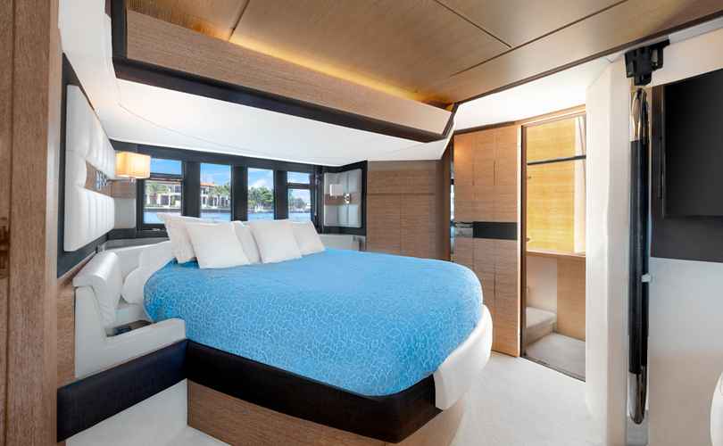 Photo Azimut 64 Fly (2013)