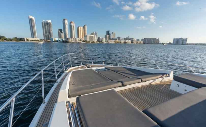 Photo Azimut 70 (2018)