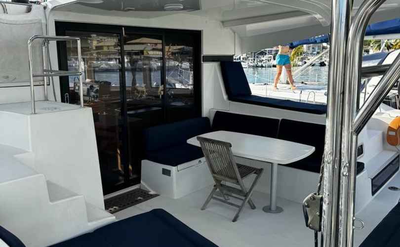 Lagoon 42