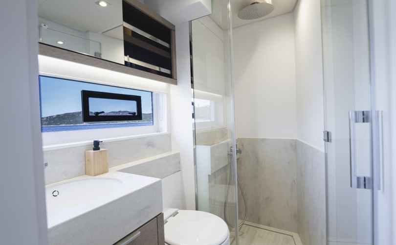 Lagoon Seventy 7