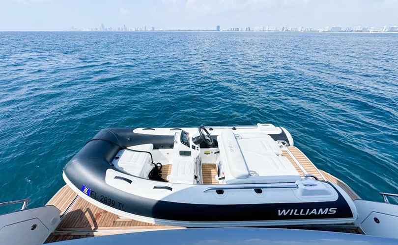 Photo Azimut 68 Fly (2023)