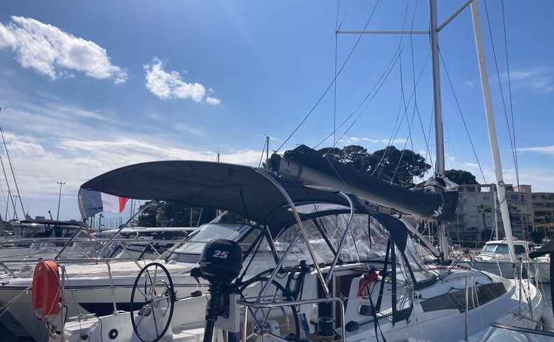 Sun Odyssey 350