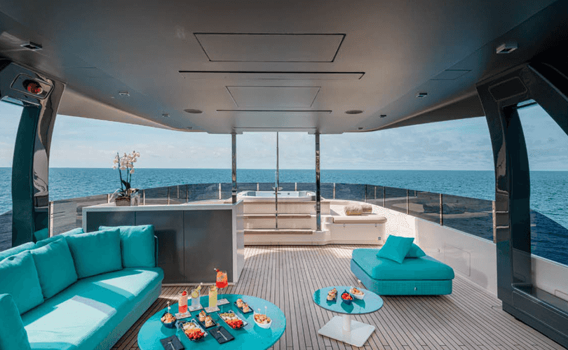 Photo Navetta 33 Custom Line (2020)