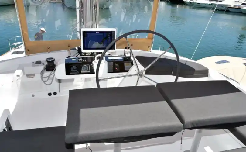 Photo Lagoon 52 Fly (2018)