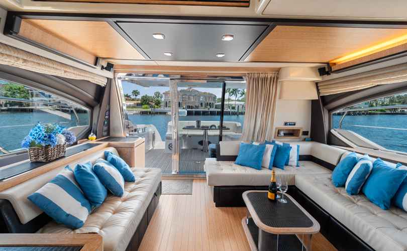 Photo Azimut 64 Fly (2013)