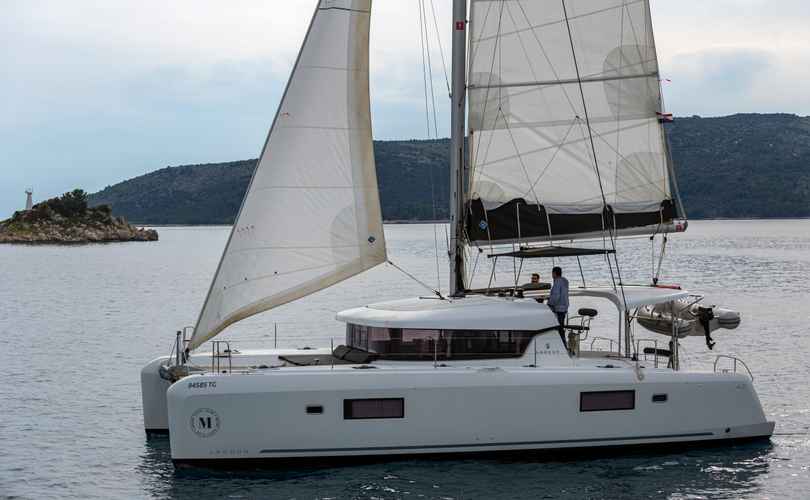 Lagoon 42