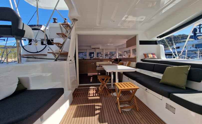 Lagoon 43