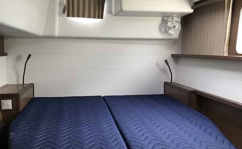Lagoon 450 SporTop