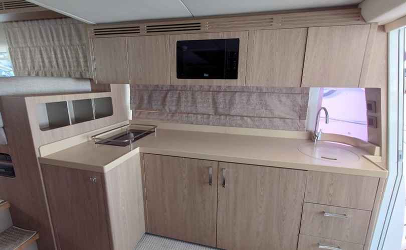 Majesty 48