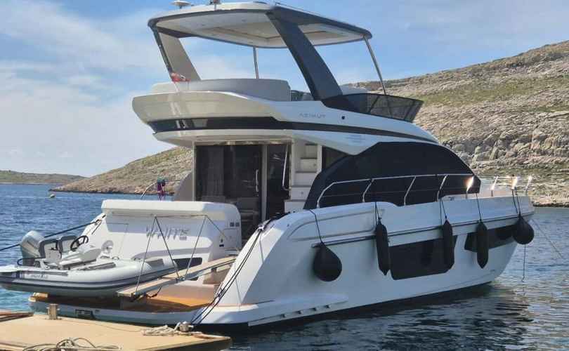 Azimut 53 Fly