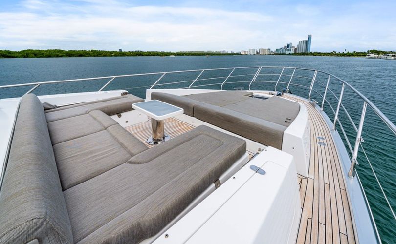 Photo Azimut S7 (2019)