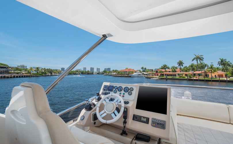 Photo Azimut 64 Fly (2013)