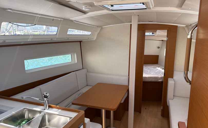 Photo Sun Odyssey 380 (2025)