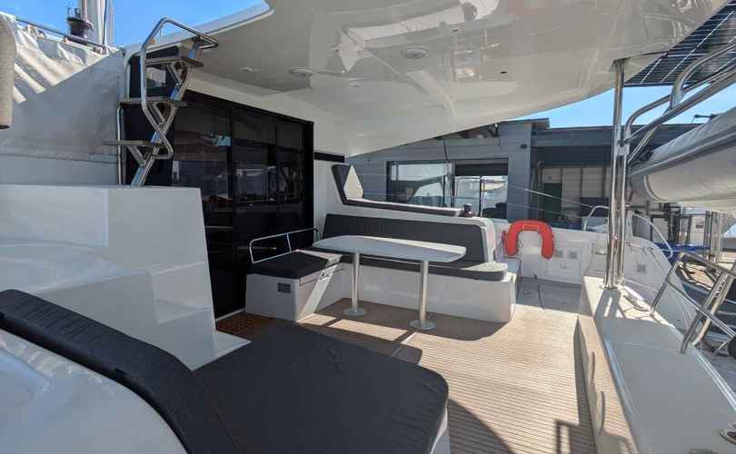 Lagoon 42